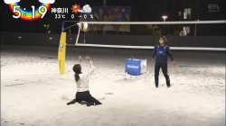 【画像】「Oha!4 NEWS LIVE」佐藤梨那アナがピタパン履いてビーチバレーに挑戦…お尻アングルが最高だった件！の画像