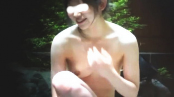 ＃盗撮動画＃彼氏と露天風呂に入って絶妙なポージングで煽って来る美白美肌女子ｗの画像