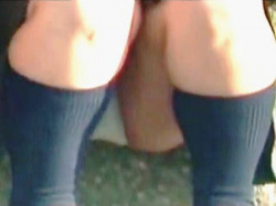 ＃盗撮動画＃街中でだらしなくパンティ晒してる女子校生からギャルたちまでｗの画像