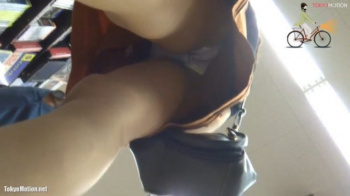 ＃盗撮的妄想ニュース＃アラサー女子のお色気満点なパンティ撮ってあっさりバレて速攻でパクられた男＃Case393＃の画像