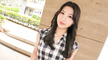 AV応募してきた美容部員のお姉さん!足ピン立ちバックでスレンダーボディをブルブル震わせ悶絶SEXしちゃう♡の画像