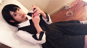 【JK個撮】カメラを向ければ照れながらもノリの良いJKとコスプレさせてハメ撮りセックスしちゃう♡【皆月ひかる】の画像
