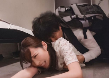 不倫している美人受付嬢を疎ましく感じていた同僚は彼女をレ○プしてしまう。水沢美心の画像