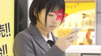 純白綿パンツが無毛の割れ目に食い込む★便乗痴〇も登場の画像