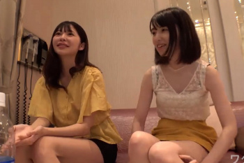 【シロウト動画】かなり上物の夏服シロウト女子２人組と新宿で待ち合わせ 後編！ベッドでダブルハメ撮り！若い男女がそれぞれまぐあう！最後は顔射〜！顔面◎◎の画像