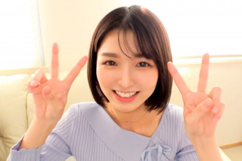 【シロウト動画】細身かわいい系の最高峰降臨！ダブルピースが眩しいシロウト激カワ女子をハメ撮り！アイドルと疑似SEXしてる気分！最後は可愛い顔へ顔射！の画像