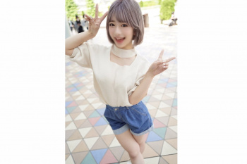 【シロウト動画】推定Ｇカップ美巨乳！ノリ良しショーパン姿ガチギャルはやっぱりエロかった！会ってすぐにイチャ✕２！腰振りグラインドすご！最後生中出し！の画像