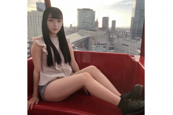 【無修正シロウト動画】高画質！ショーパンがエロいシロウト美少女と観覧車で✗した後ハメ撮り！綺麗な顔でヨガる姿に興奮！最後生中出し！パイパン◎クビレ◎の画像