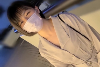 【無修正シロウト動画】傑作！可愛いワンピ服素朴シロウト女子は処女！初めてを奪う予定が手マンで痙攣する程中イキで中止に！最後風呂場で手コキ発射！美乳◎の画像