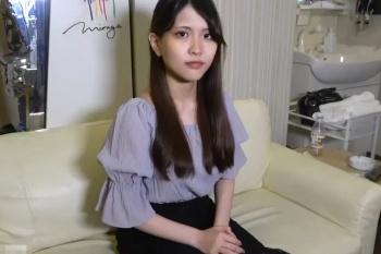 【無修正シロウト動画】顔立ちが鋭いシロウト女子ハメ撮り！ 顔で判断しないで！推定Ｆカップ整形ナシの超超美乳隠れエロボディ！続き後半で中イキ痙攣する！の画像