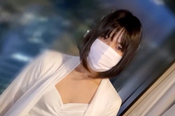 【無修正シロウト動画】大人しいボブ黒髪シロウト女子をハメ撮り！脱がせたらスポブラなのにパイパンのアンバランスさ！最後やっぱり生中出し！騎乗位腰振り◎の画像
