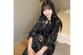 【無修正シロウト動画】高画質！朗らかなロング黒髪シロウト女子ハメ撮り！和やかな会話の中進む！最後はバック突き生中出し発射！華やかラグジュアリー下着◎の画像