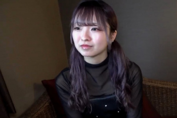 【無修正シロウト動画】オシャレ髪色ロングカールツインテの丸顔可愛い系シロウト女子ハメ撮り！セクシー黒バニーに着替えさせて開始！最後は生中出し！細身◎の画像