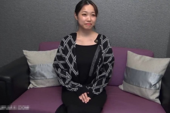 【無修正シロウト動画】アウターの下は黒ロングワンピ！推定Ｇカップ白巨乳Ｓ級シロウト女子ハメ撮り！最後モジャ陰毛お○んこ生中出し２発＆フェラ口内発射！の画像