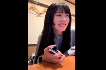 【無修正エロシロウト動画】原石系合法ロリ黒髪女子スマホでハメ撮り！ぴっちぴち太もも＆桃尻たまらん！最後モリマン＆パイパン生中出し！シャワー浴び事後ラー！の画像