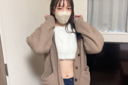 【無修正エロシロウト動画】超高画質!へそ出し韓国風ファッションSSS級スタイル抜群女子がゆるふわトークしつつ裸M字くぱぁ&電マ当て!気持良くなり2回イク!の画像