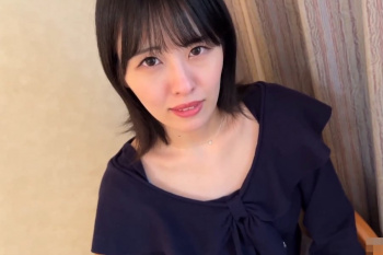 【エロシロウト動画】カワイイ秋服コーデ姿で待ち合わせ黒髪ボブ大人可愛い系シロウト美人ハメ撮り！下着は割と普通！続き後半最後は正常位＆バック２発生中出し！の画像