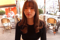 【無修正エロシロウト動画】スマホ横画面！茶髪カール北国シロウト美人がアダルト撮影で稼ぎに上京！ハダカ姿全部丸見え！最後は正常位生中出しフィニッシュだぞ！の画像
