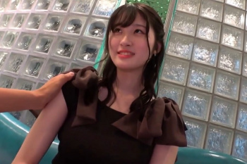 【無修正エロシロウト動画】ドレスアップした髪型服装の超美白ＳＳＳ級天然物ダイヤ原石系シロウト女子ハメ撮り！ウブな反応に大興奮！最後は顔写！推定Ｄカップ◎の画像