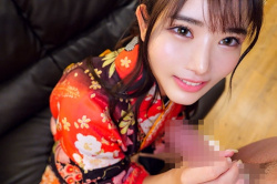 【エロシロウト動画】卒業式袴姿でそのままラブホへ行きＳＥＸするＳＳＳ級美人女子ハメ撮り！半裸はまるで花魁のよう！続き後半最後は生中出しフィニッシュだぞ！の画像
