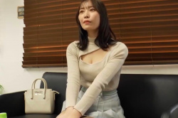 【運営者オススメ動画】超長時間！やばっ私の性癖に突き刺さる！谷間出しピタニット＆プリーツミニスカ＆白ブーツＳＳＳ級セクシー新人女優が男性宅にデリバリー！の画像
