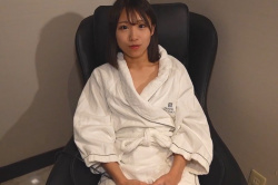 【無修正エロシロウト動画】高画質！横画面！ロングボブ黒美髪バスローブ姿シロウト細身美女ハメ撮り！前戯からパイパンお○んこ丸見え！続き後半最後外射＆再挿入の画像