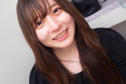 【無修正エロシロウト動画】超高画質!横画面!ゆるふわ黒茶髪ロングスカート姿の緊張してるイマドキ素人女子ハメ撮り!最後はやっぱり正常位パイパン生中出しだ!の画像