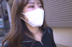 【無修正エロシロウト動画】高画質！横画面！巻き黒茶髪マスク細身女子と動物デートした後ハメ撮り！タイト黒ミニワンピ脱ぎ赤系下着！最後は生中出し発射！美脚◎の画像