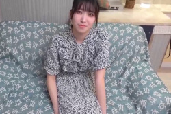 【無修正エロシロウト動画】よくあるワンピース姿の笑うと可愛い黒髪白肌シロウト女子ハメ撮り！最後は正常位で生中出し発射！続いて風呂場２回目バック生中だぞ！の画像