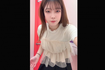 【無修正エロシロウト動画】韓国アイドルにいそうＳＳＳ級女子と街中観覧車デートした後ホテルで首輪ハメ撮り！最後は陰毛お○んこ生中出し発射！ヌルサク高画質◎の画像