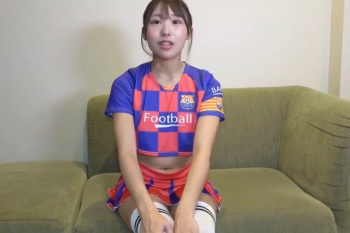 【無修正エロシロウト動画】ほとんどお腹見えちゃってるチアガール姿の元気なキレイ系女子ハメ撮り！前戯でくぱぁ丸見え＆電動おもちゃで喘ぐ！最後バック生中だ！の画像