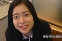 【無修正エロシロウト動画】時間がない人の為のフェラ手コキ抜き動画！ロング黒髪６：４分け韓国メイク系激美人！大人っぽいが喋るとまだあどけない！上物だぞ〜！の画像