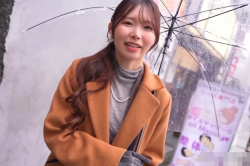 【丸見えエロシロウト動画】栗毛ゆるふわロング髪キャメルコート冬服ＳＳＳ級女性社長をホテルハメ撮り！欲求不満爆発！続き後半最後は顔射！長時間◎モザ○ク破壊の画像