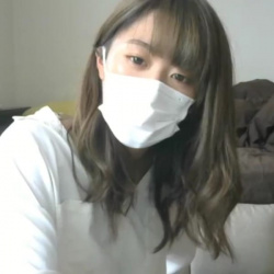 【ライブチャット】自宅？マスク美人女子がマイペースに生放送してるぞー！マスク取っても美人であれ！！の画像