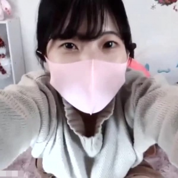 【ライブチャット】薄ピンクのウレタンマスク女子の下着はやはり薄ピンクだった！ご自分の目で確認を！の画像