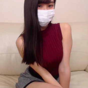 【ライブチャット】バーガンディ色のノースリーブニットが恐ろしく似合うスタイル抜群キレカワ女子！脱いでも凄い美肌を拝める！チャットで会ったらガッツポーズ！の画像