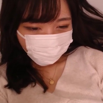 【ライブチャット】目パッチリ清楚系美人チャット女子と長時間おしゃべりしながら服を脱いでいく！光沢ある薄青の下着が品があってグー！パンツを脱いだぞっ！の画像