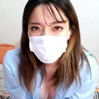 【無修正ライブチャット】チェックスカート＆水色シャツ白肌美人女子ギャルが前から後ろから綺麗なパイパンお○んこくぱぁ＆おもちゃオナニー！第一弾！微乳◎の画像