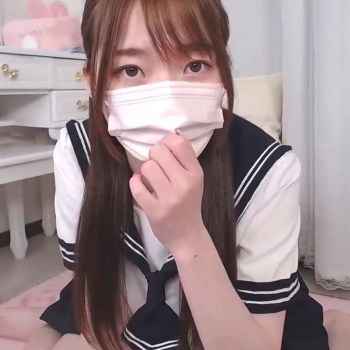 【無修正ライブチャット】高画質！長時間！夏セーラー服ダブルピースから始まる白肌チャット素人女子がスーパー接写お○んこくぱぁぁ！続き後半でおもちゃ使用！の画像