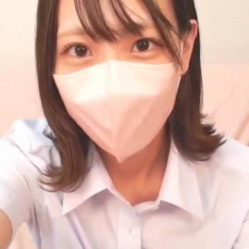 【ライブチャット】青チェ制服ブレザーよく似合うアイドル顔チャット素人女子が少しづつ脱いでエチエチ下着姿！ミドルロング外跳ね髪◎スタイル◎カメラ目線◎の画像