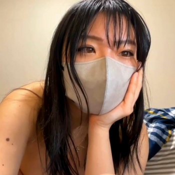 【エロライブチャット】カルバン◯ラインからハミ出す推定Ｈカップ美爆乳女子！続きの後半！第二弾完結編！ついにブラ外すと垂れそうで垂れない神乳最後まで必見！の画像