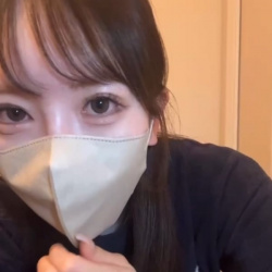 【無修正エロライブチャット】涙袋スゴいＳＳＳ級激カワ女子エロライブ！お椀型推定Ｅカップ美巨乳を指で弾くのエッロ！陰毛の量ヤバッ！続き後半ダブルおもちゃ！の画像