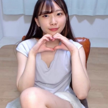 【無修正エロライブチャット】販売元削除済!高画質!横画面!SSS級キレカワ系女子アダルトエロチャット!第一弾!接写M字お○んこくぱぁしたらアソコ真っ黒!の画像