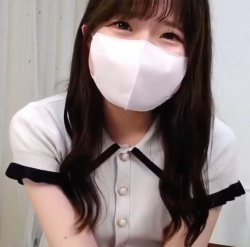 【無修正エロライブチャット】屈託なく笑う巻髪ゆるふわ系カワイイ女子エロチャット!パンツ即脱ぎフッサ陰毛お○んこM字くぱぁ!続き後半で接写ダブルおもちゃ!の画像