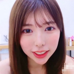 【無修正エロライブチャット】横画面！下からパンチラに興奮！カルバン○ライン下着姿ＳＳＳ級美人女子エロチャット！ハダカＭ字電マ当てオナタイムだ！顔面接写◎の画像