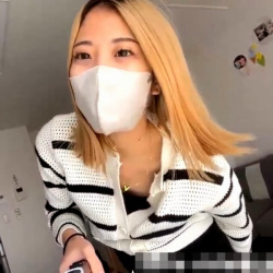 【無修正エロライブチャット】長時間！セミロング茶髪モデル並キレイ系マスク美人ギャル自宅エロチャット！自撮り棒持ちつつベランダやトイレで裸姿オナを見せる！の画像