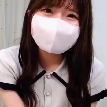 【無修正エロライブチャット】屈託なく笑うゆるふわ巻髪マスク美女エロチャット！パンツ即脱ぎフッサ陰毛お○んこＭ字くぱぁ！接写ダブルおもちゃの続き後半完結！の画像