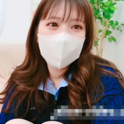 【無修正エロライブチャット】長時間!横画面!紺色厚手ニット服ロング茶巻髪マスク女子エロチャット!透け黒下着の隙間からオモチャ挿入オナ!からの裸M字激シコの画像