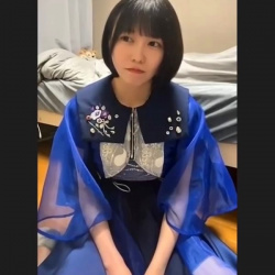 【無修正エロライブチャット】長時間！販売元削除済！魔法使いのような服装ボブ黒髪素人女子が自宅からエロＺＯＯＭ！後半立ち上がって裸クリ電マ当てオナ！細身◎の画像