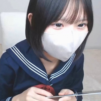 【無修正エロライブチャット】紺セーラー黒美髪ボブＳＳＳ級美人女子降臨エロチャット！超セクシー桃色Ｔバック！後半エロボディ接写クパオナ！超長時間◎横画面◎の画像